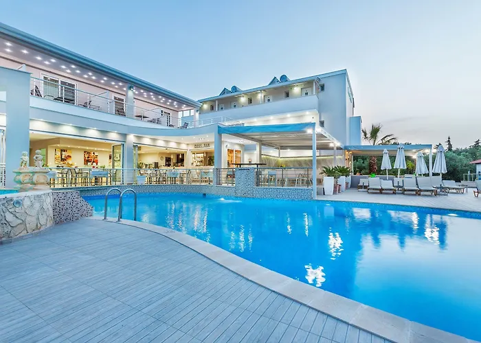 Aparthotel Anna Family 3*