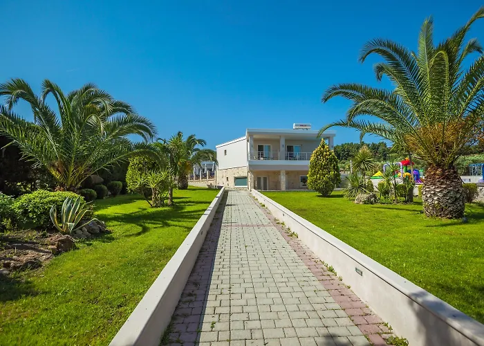 Anna Family Pefkochori