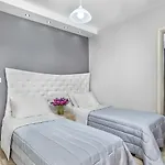 Anna Family Aparthotel 3*