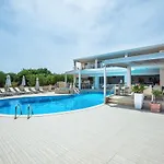 Anna Family Apartahotel 3*