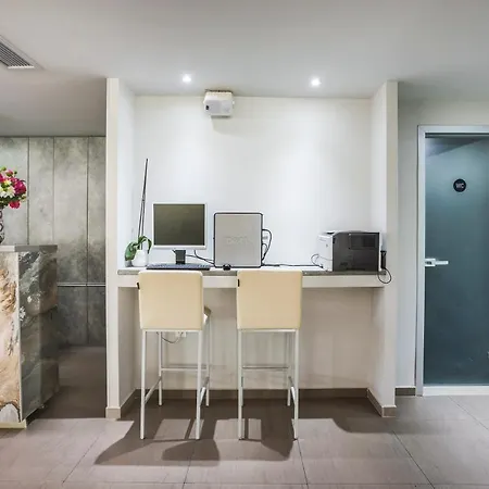 Anna Family 公寓式酒店 3*