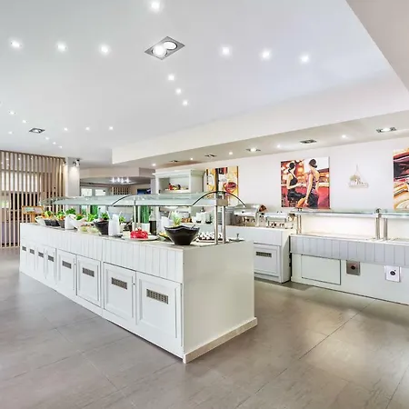 Anna Family 佩科霍里