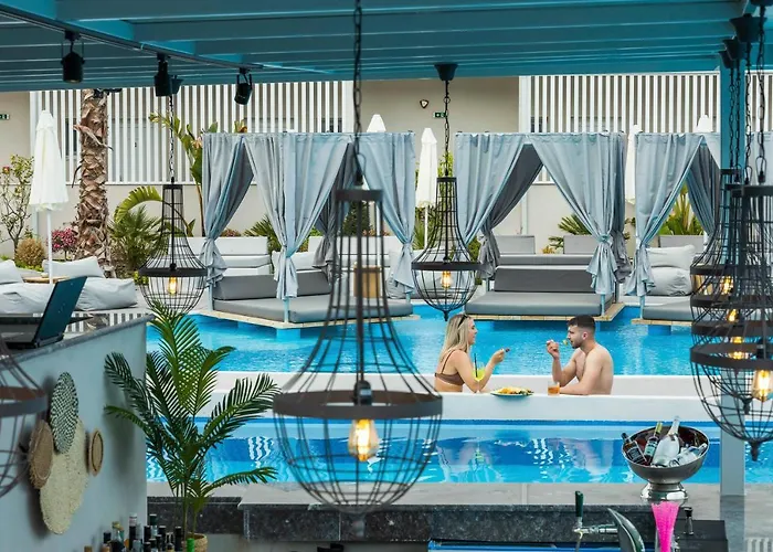 Anna Family Aparthotel