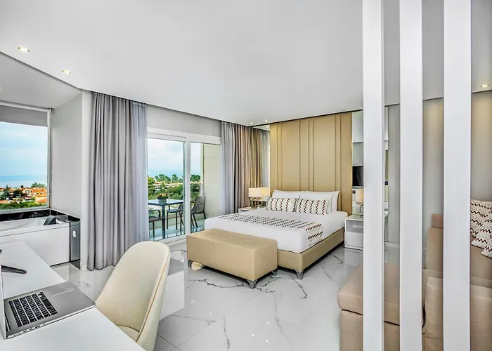 Anna Family Pefkochori