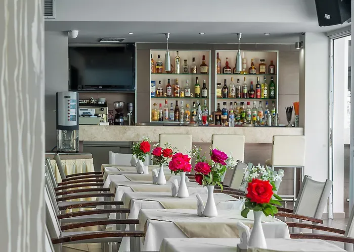 Ξενοδοχείο με διαμερίσματα Anna Family