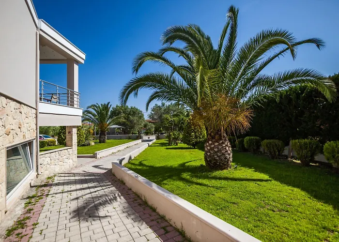 Anna Family Aparthotel 3*